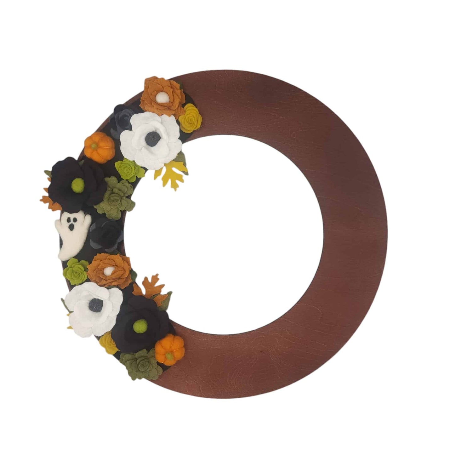 This wreath is perfect for welcoming trick-or-treaters and celebrating the Halloween spirit in style.